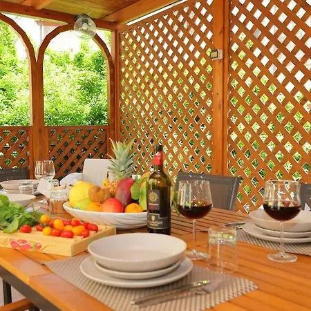 Апартаменти Franco's House *